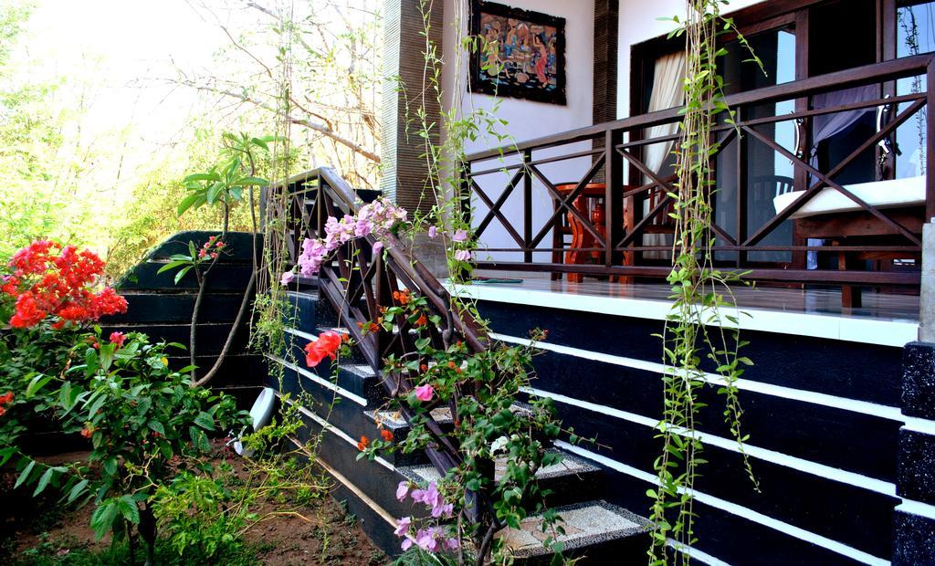 Titi Sedana Homestay อาเม็ด ภายนอก รูปภาพ