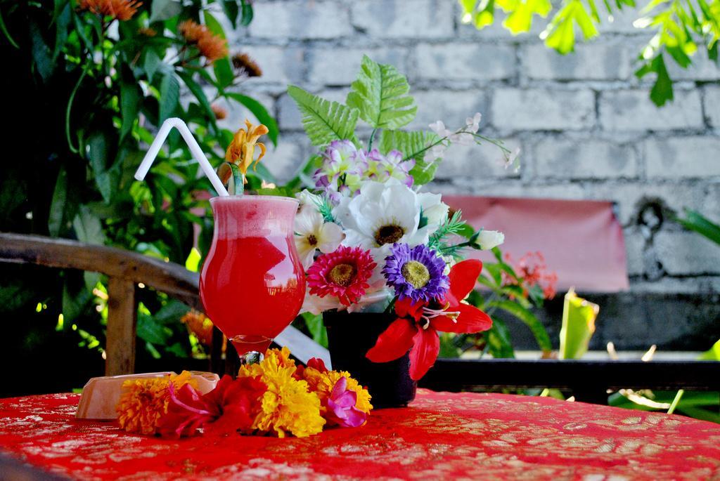 Titi Sedana Homestay อาเม็ด ภายนอก รูปภาพ
